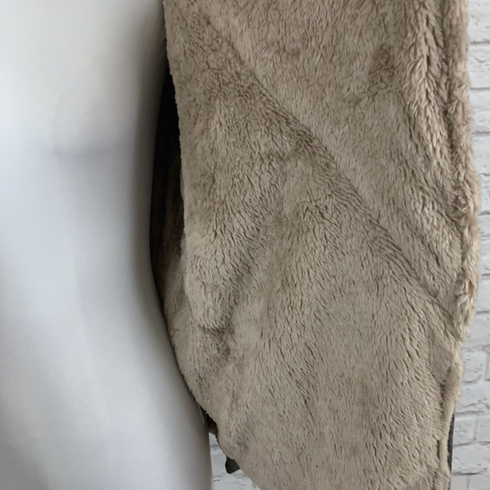 NWT Sherpa Soft & Fuzzy Gray Jacket - Picture 7 of 8